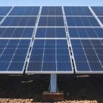 Como o Gigante Solar da Índia Está Superando as Tarifas dos EUA com uma Aposta de US$ 1,2 Bilhão